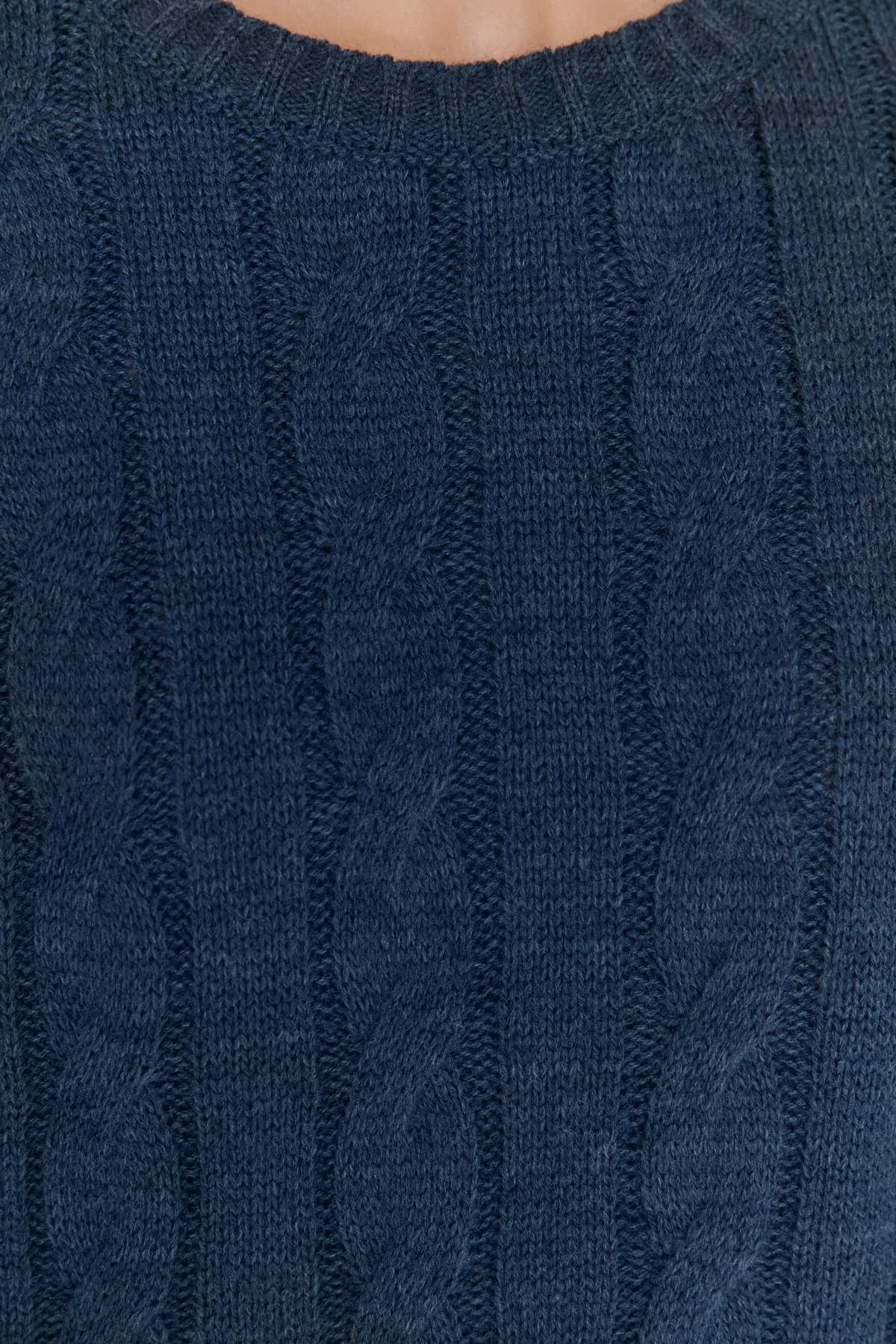 Trendyol Collection  Marineblaues gestricktes, detailliertes Strickkleid TWOAW23KZ01298