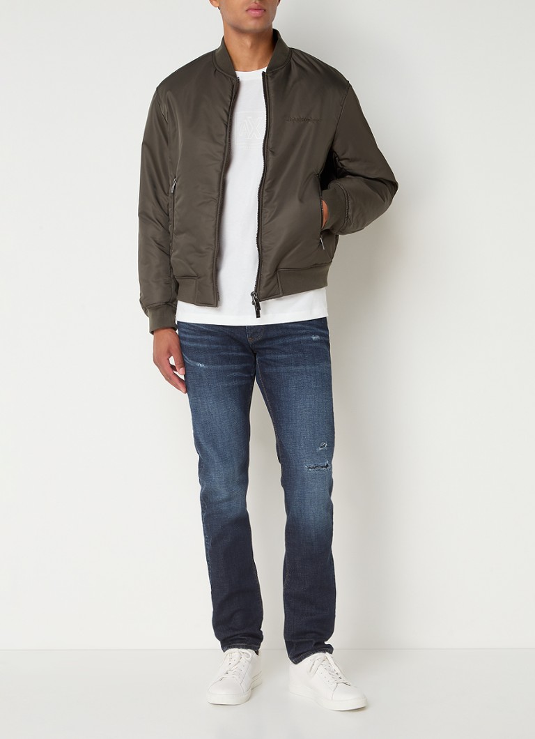 Pikowana kurtka typu bomber marki Armani Exchange z haftowanym logo i kieszeniami zapinanymi na zamek.