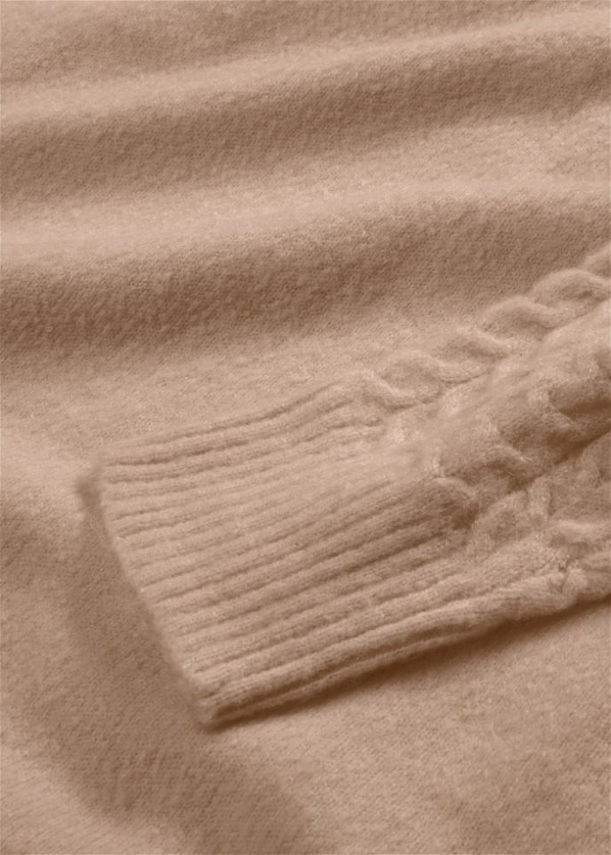 Strickkleid mit Zopfmuster am Ärmel