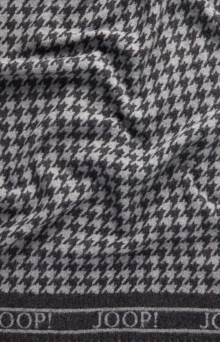Schal in Schwarz/Grau gemustert