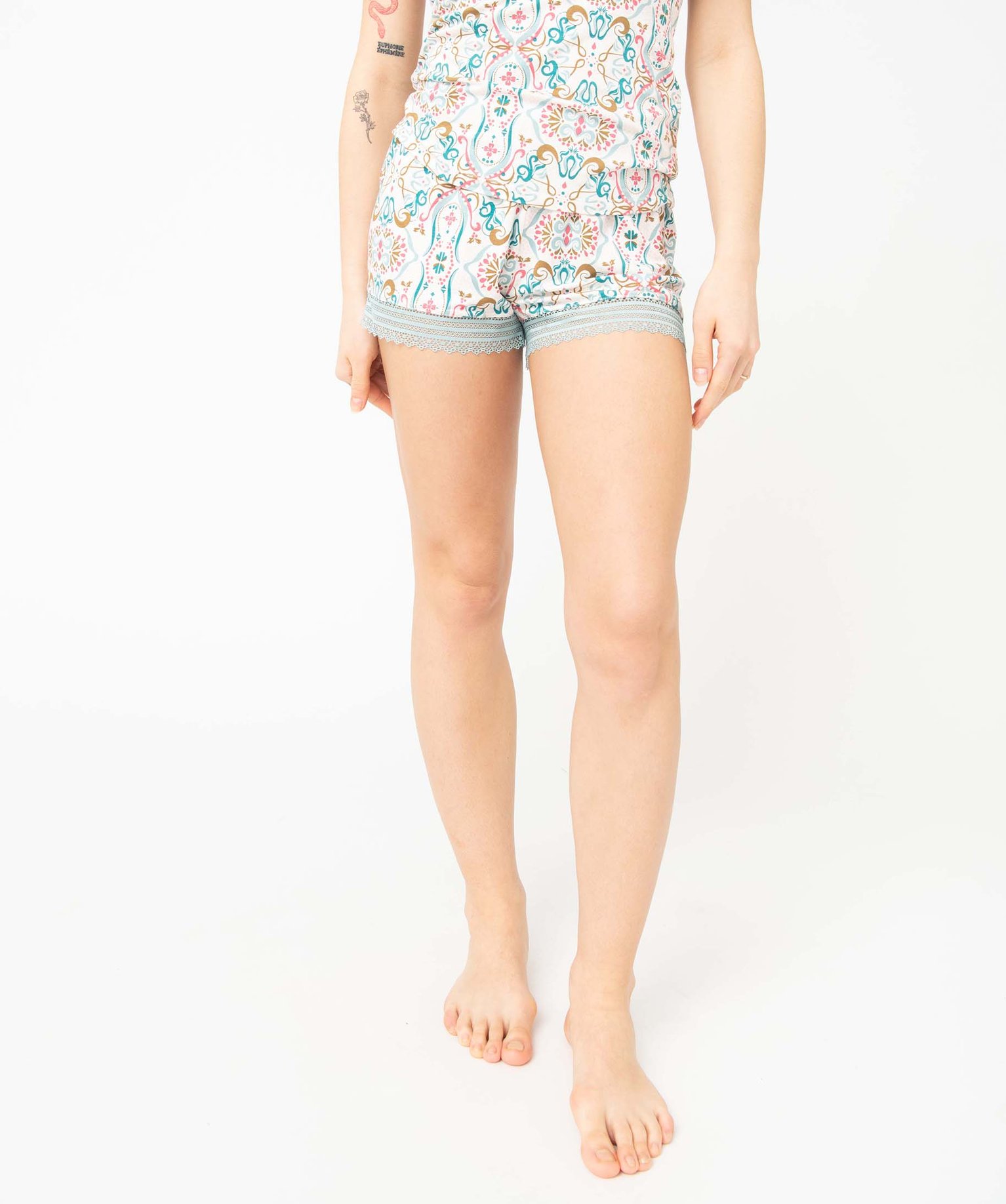 Short de pyjama femme en maille fluide avec bas en dentelle imprime | GEMO