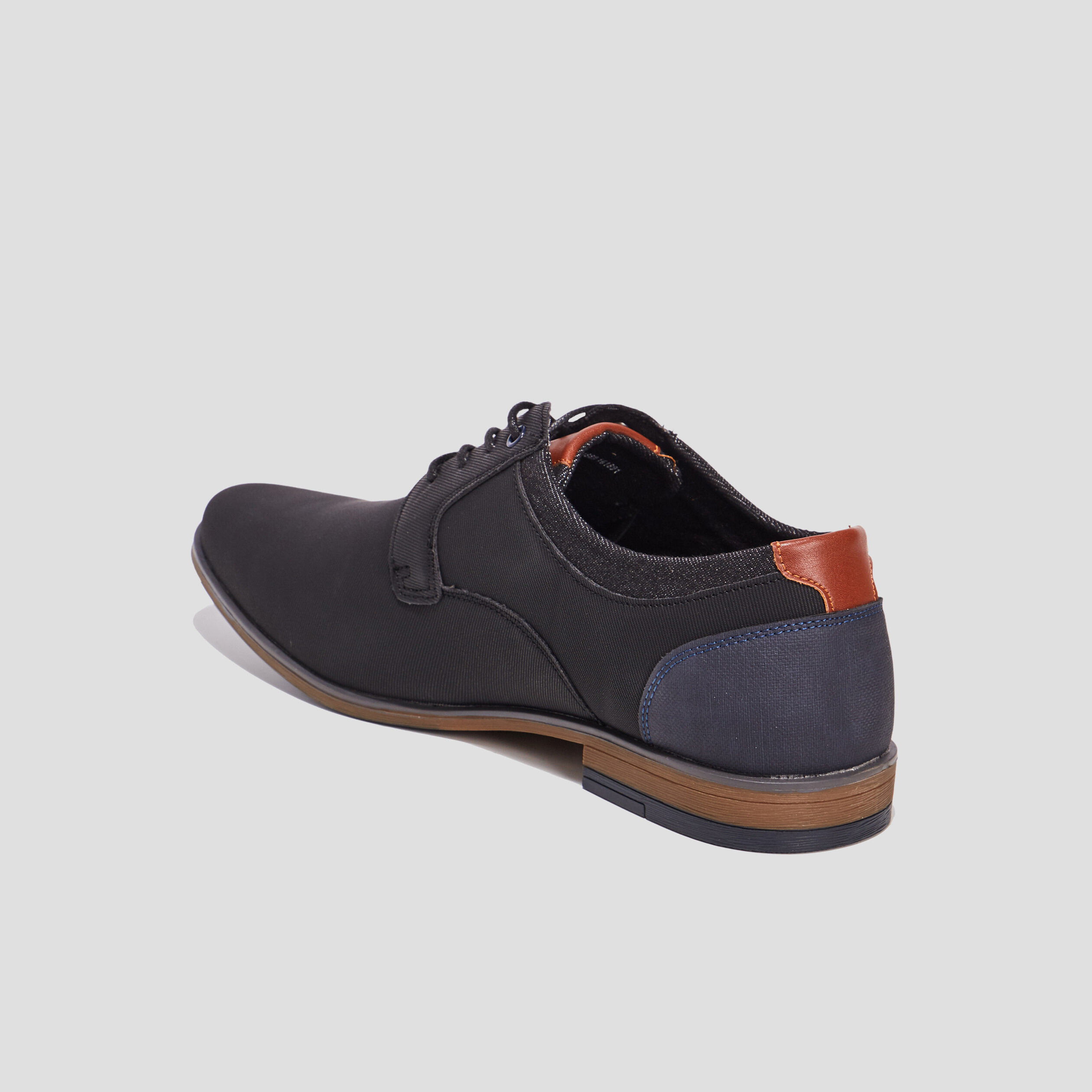 Derbies texturées à lacets bout amande noir homme | La Halle