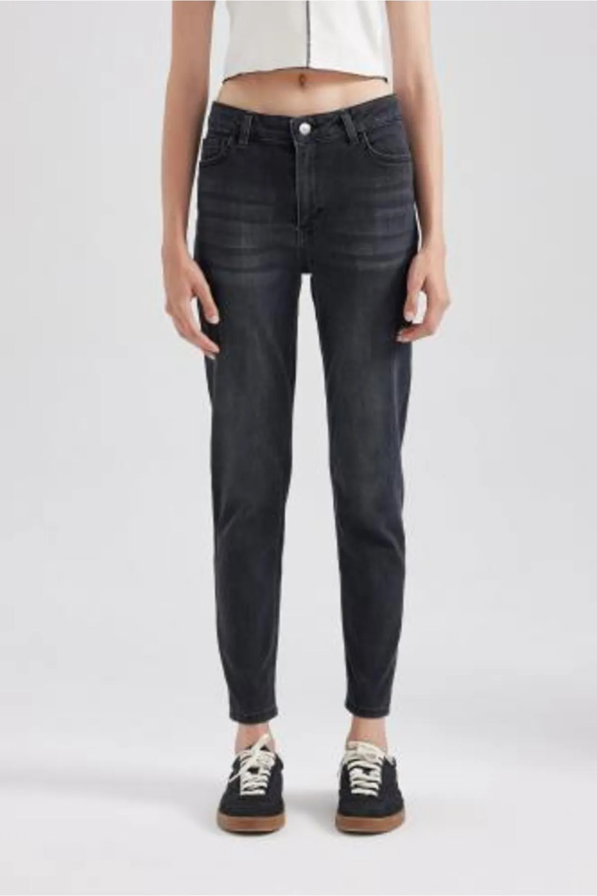 DeFacto  Rebeca Skinny Fit Normale Taille Schmaler Beinausschnitt Lange Jeanshose B1933ax23au