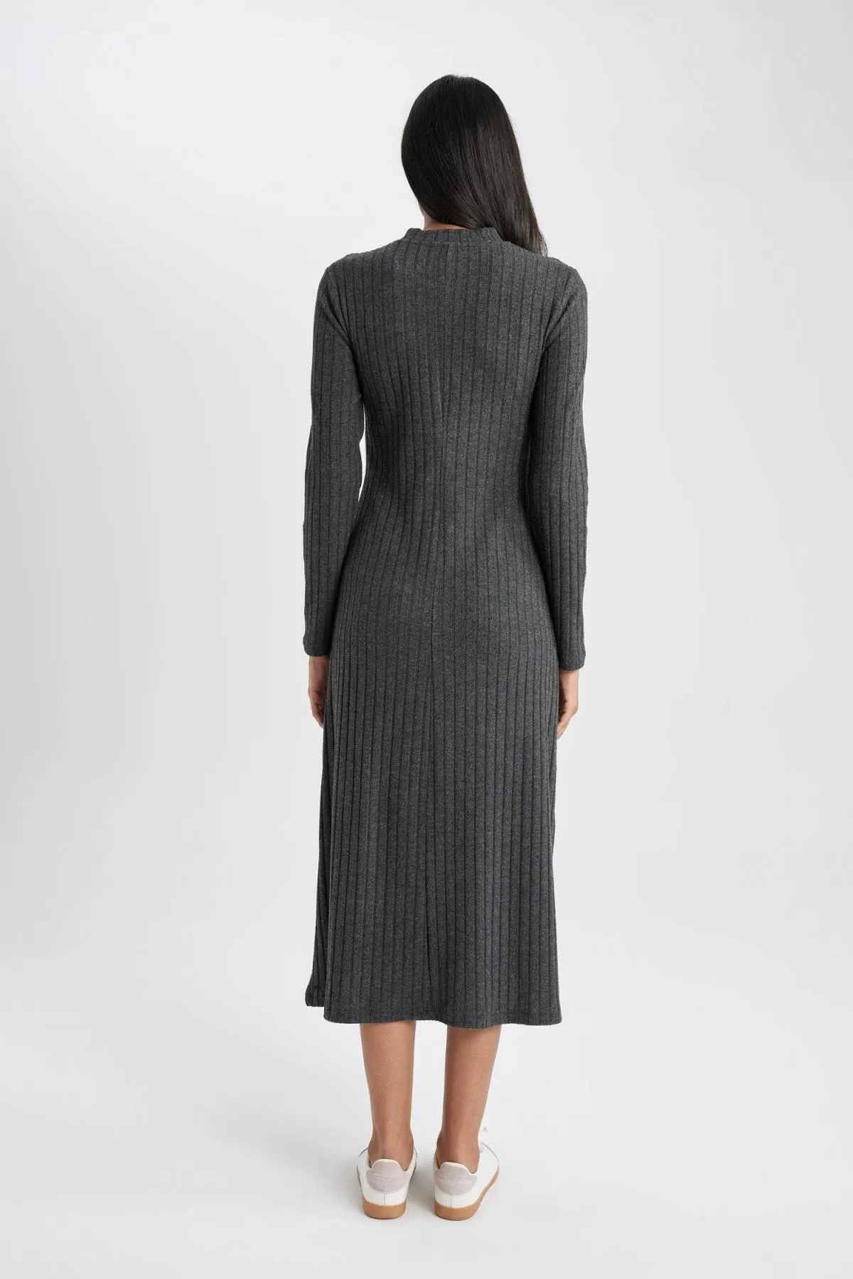 DeFacto  Geripptes Camisole-Midi-Langarmkleid mit halbem Rollkragen