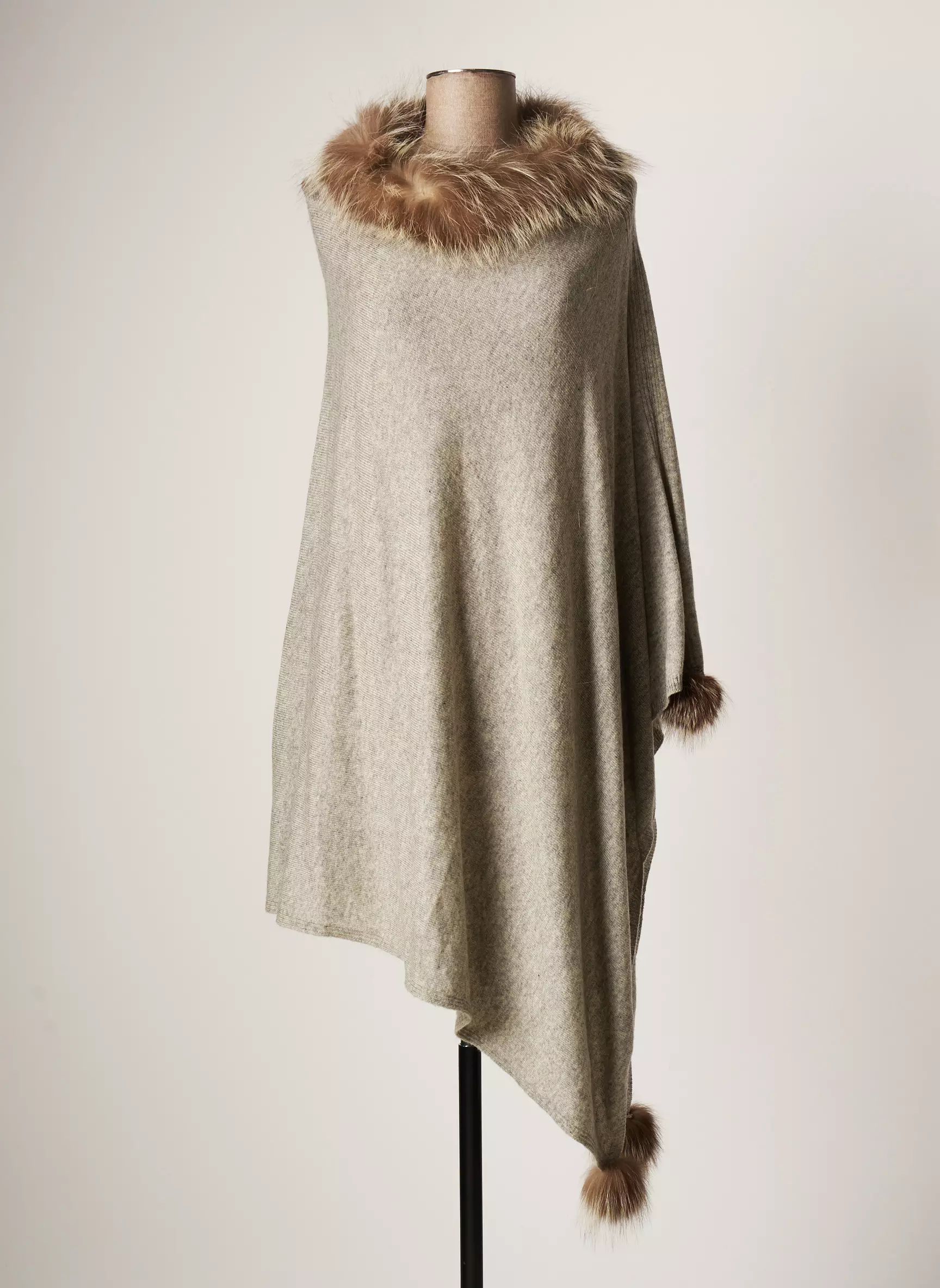 Lauren Vidal Ponchos Femme couleur gris