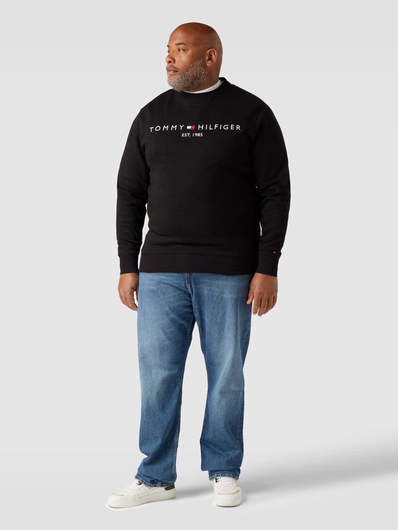 PLUS SIZE Sweatshirt mit Label-Stitching in schwarz