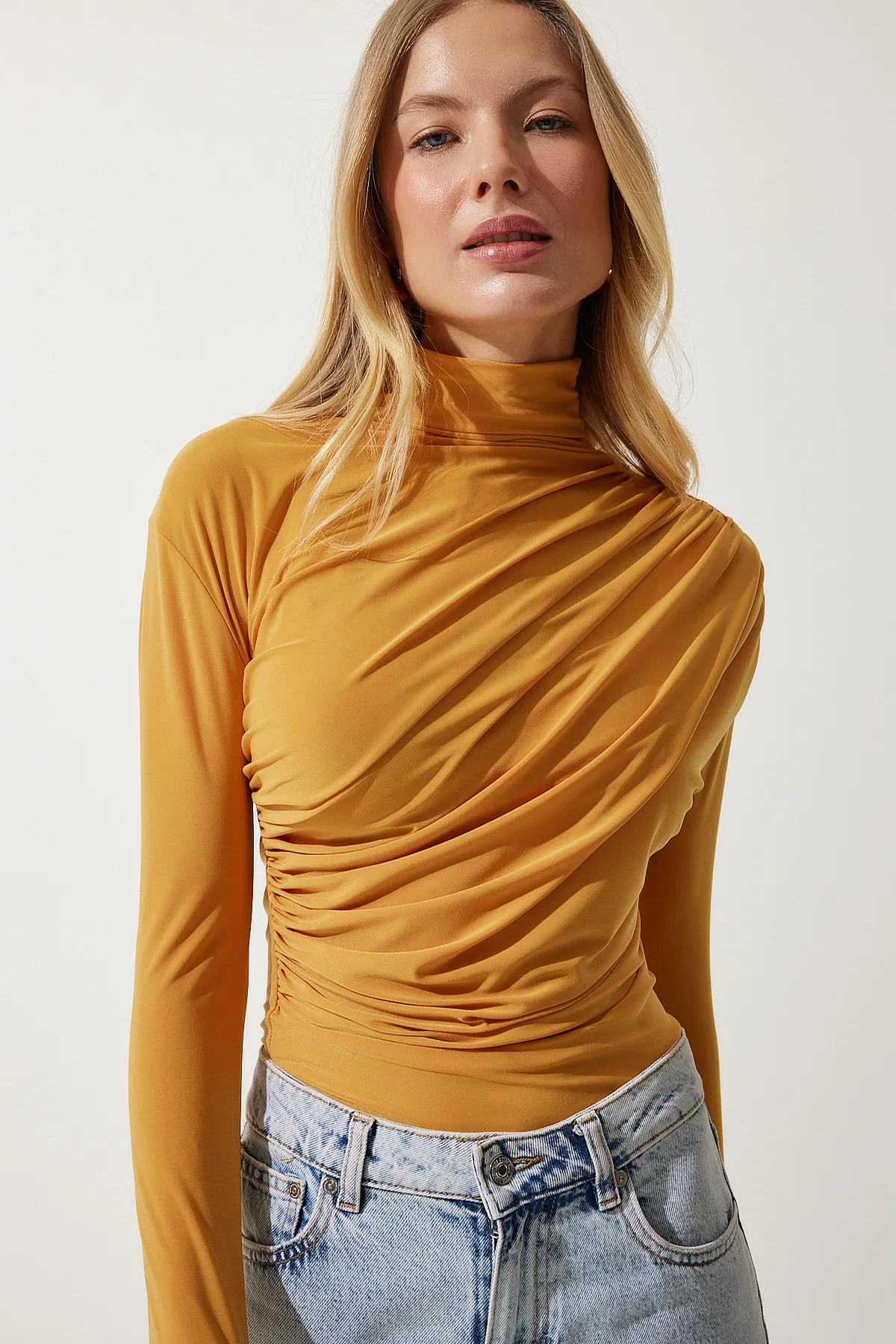 Happiness İstanbul  Senfgelbe Sandy Bluse mit Stehkragen und Raffung für Damen FF00135