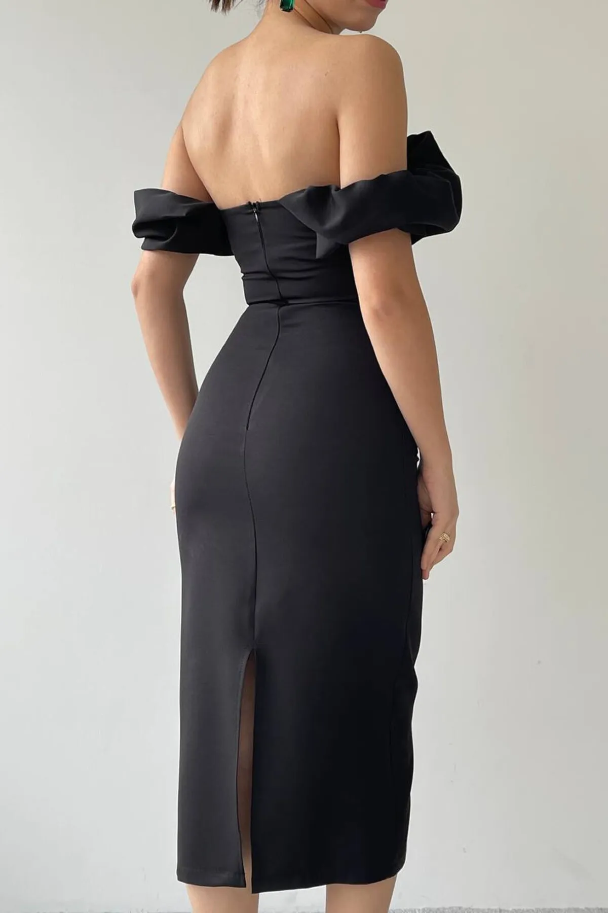 SONREİR  NIEDRIGE SCHULTERKLEID IN MIDI-LÄNGE