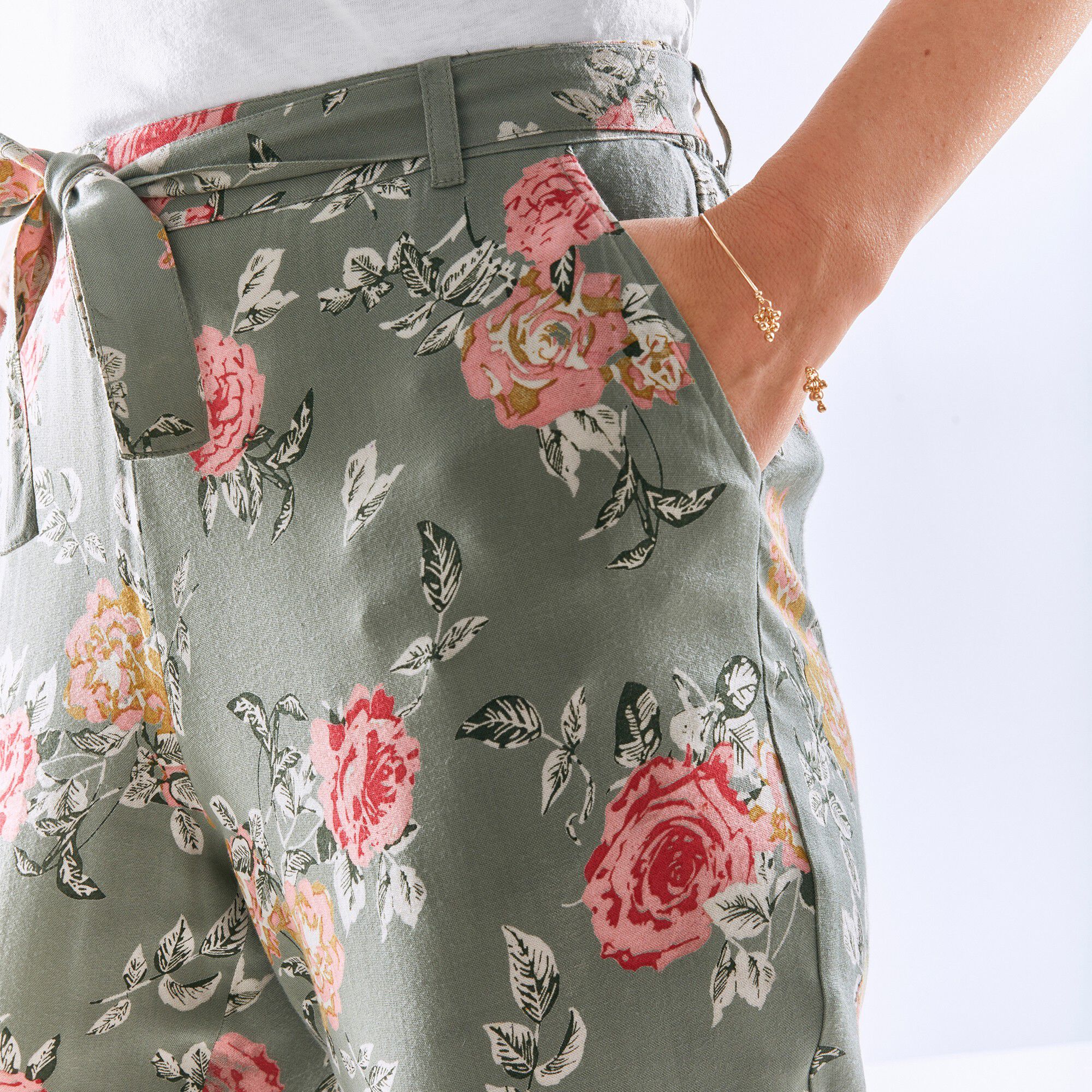 Pantalon 7/8ème fuselée imprimé fleuri