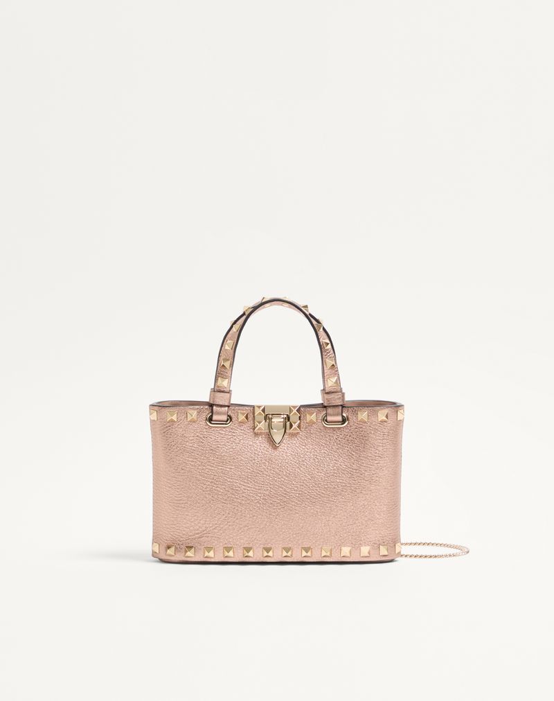 Mini sacola de compras Rockstud em couro de bezerro laminado cor granada
