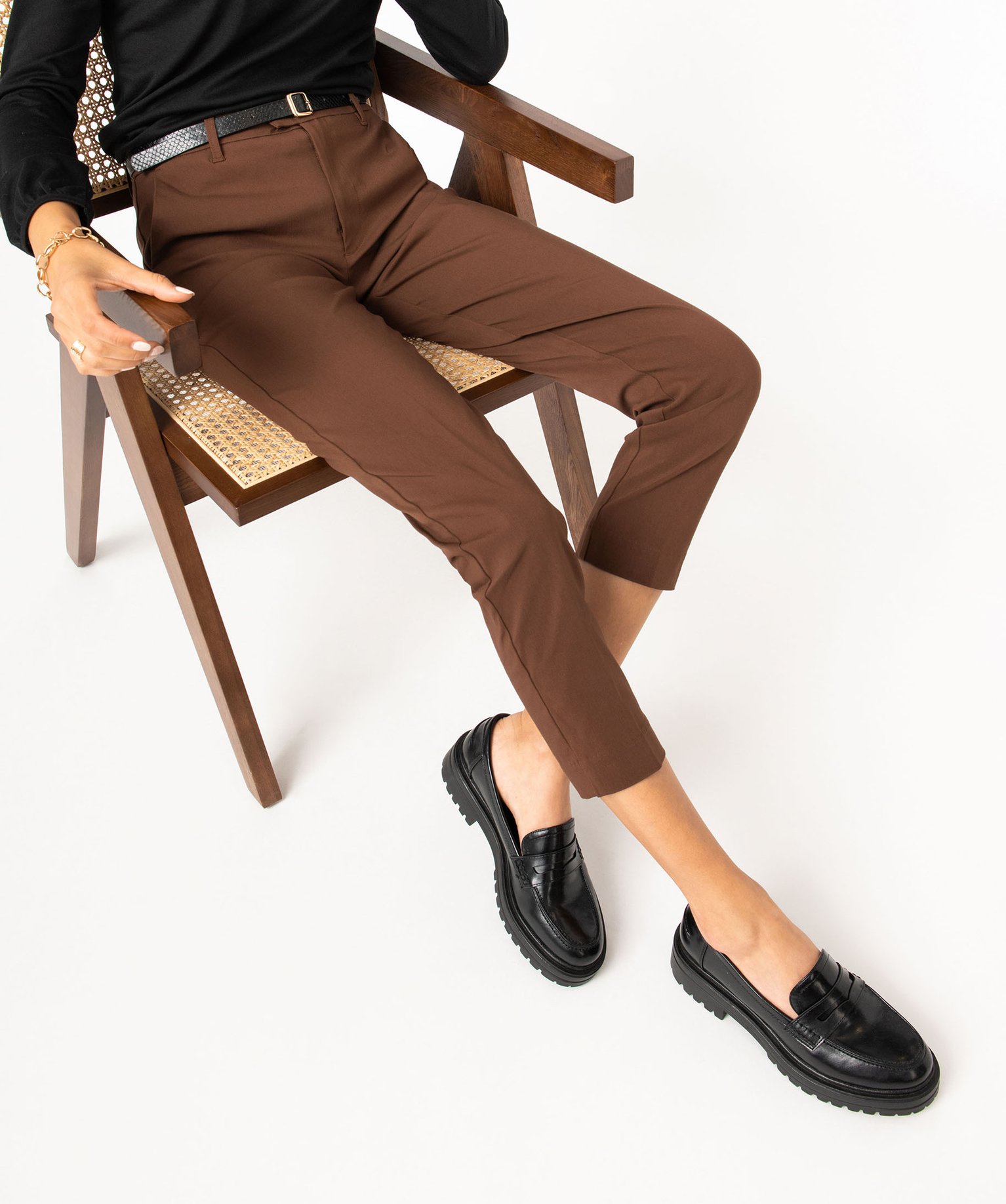 Pantalon en toile extensible coupe slim femme avec ceinture marron | GEMO