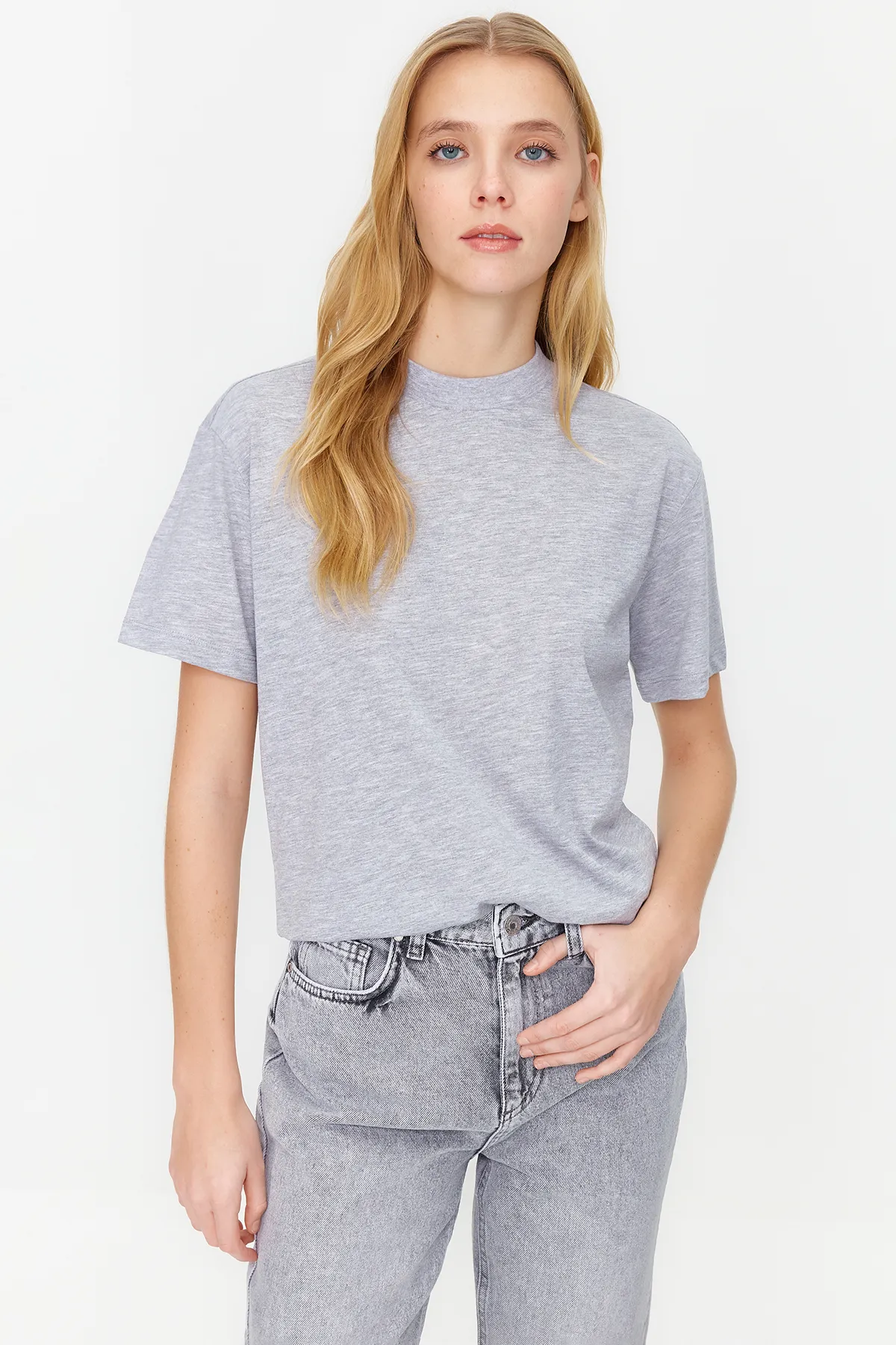 Trendyol Collection  2er-Pack Basic-Strick-T-Shirts mit Stehkragen in Schwarz-Grau-Melange TWOSS20TS1500