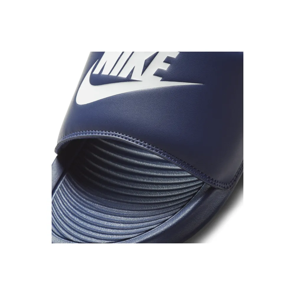 Nike Victori One CN9675-401 / blau
