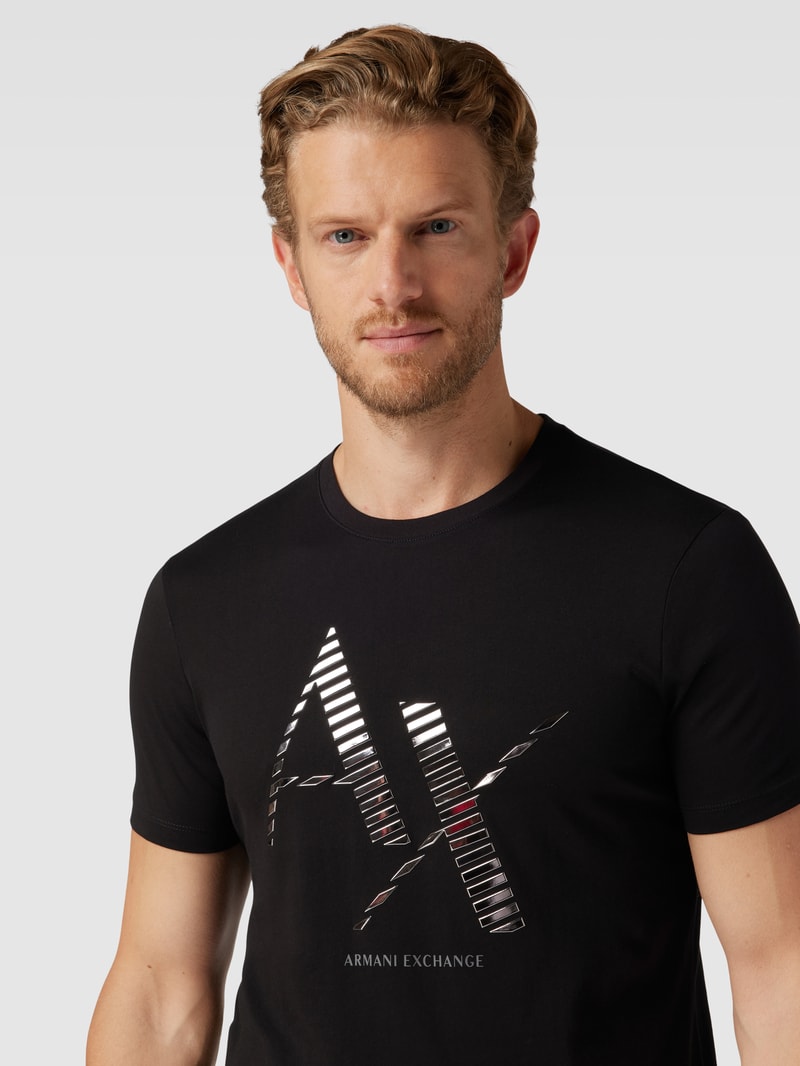 T-Shirt mit Label-Print und Rundhalsausschnitt in schwarz