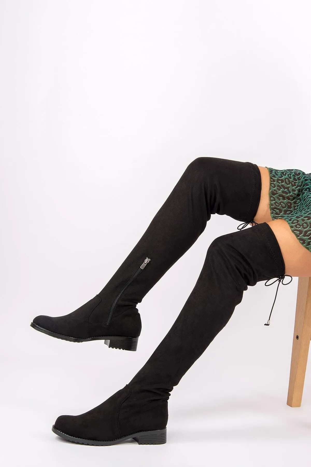 Fox Shoes  Schwarze elastische Overknee-Stiefel für Damen mit flexiblen Socken G268573002