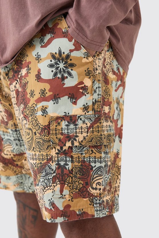 Plus Camouflage Twill Cargo-Shorts