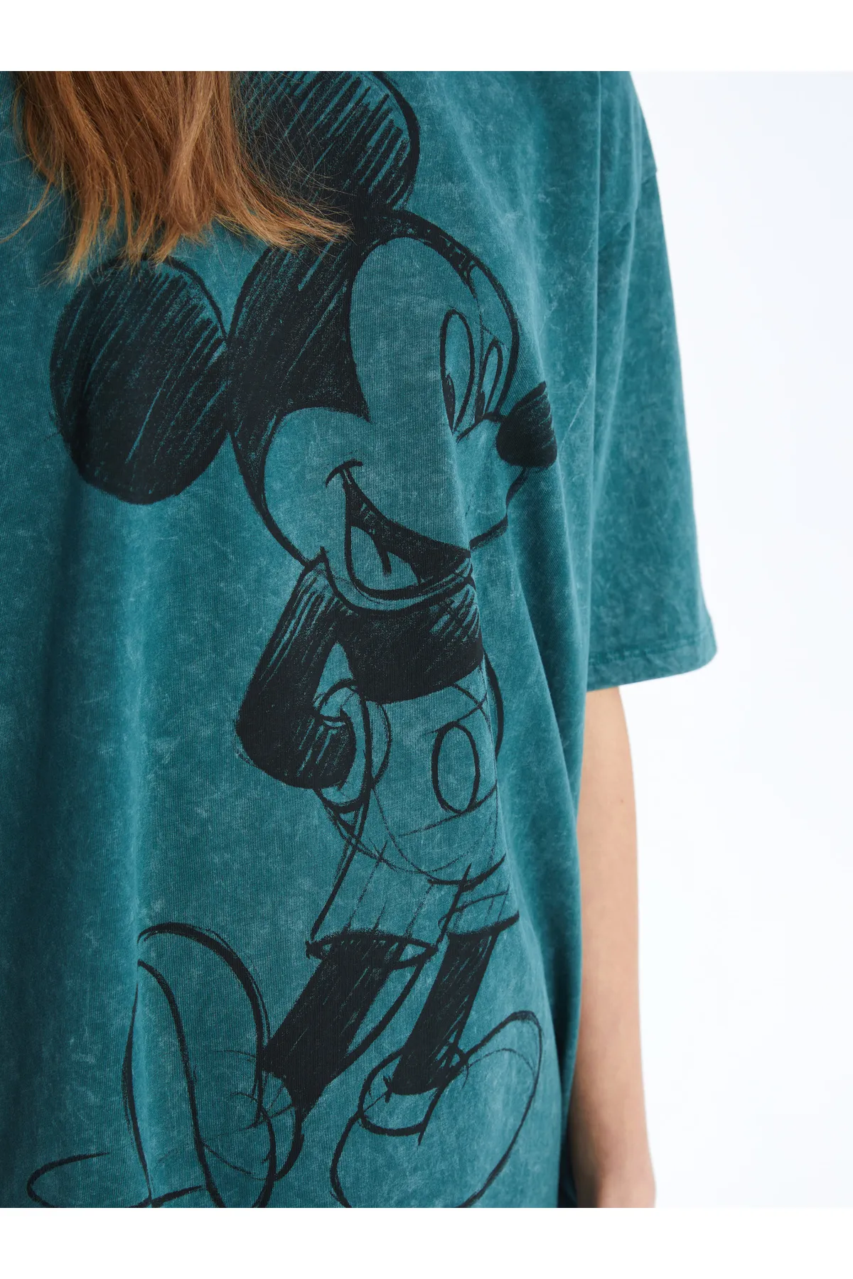 LC Waikiki  Kurzärmliges, übergroßes Damen-T-Shirt mit Rundhalsausschnitt und Mickey-Mouse-Aufdruck