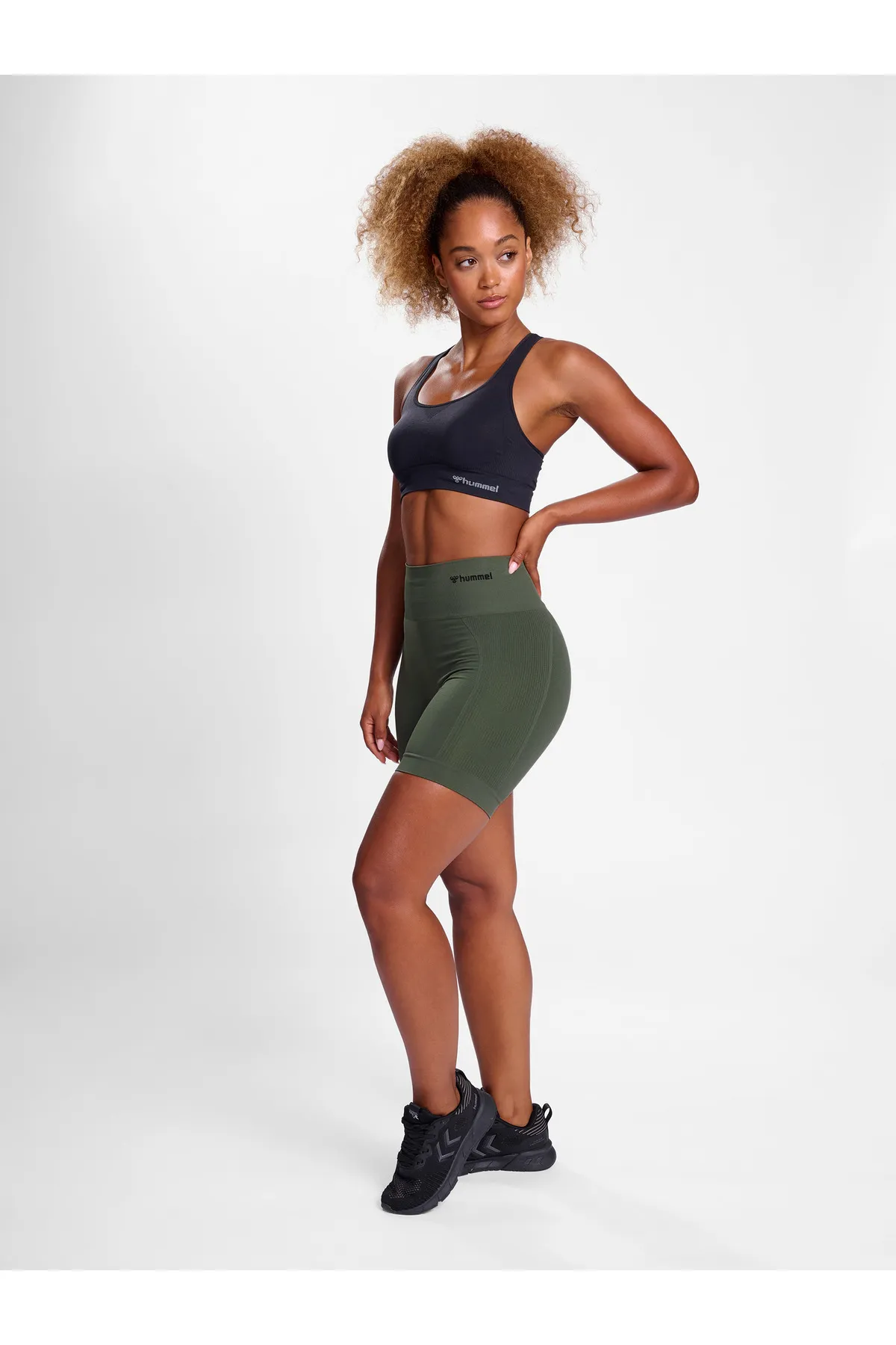 hummel  Shorts - Grün - Mittlerer Bund