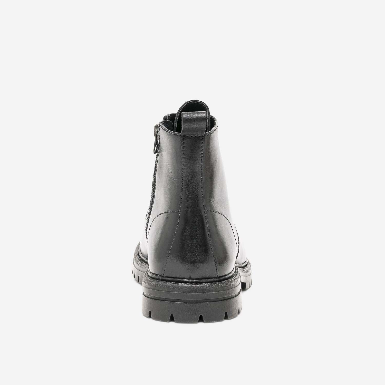 Bottine noire en cuir crantée