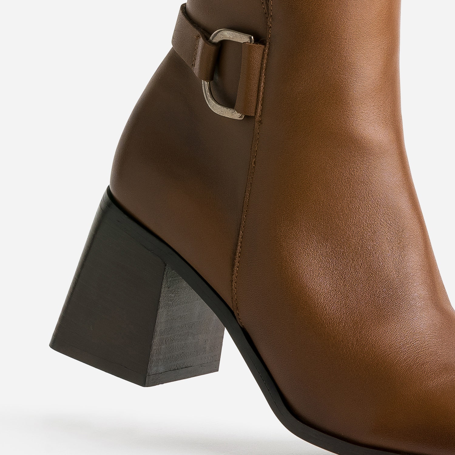 Boots cognac en cuir éco-conçu avec anneau en D