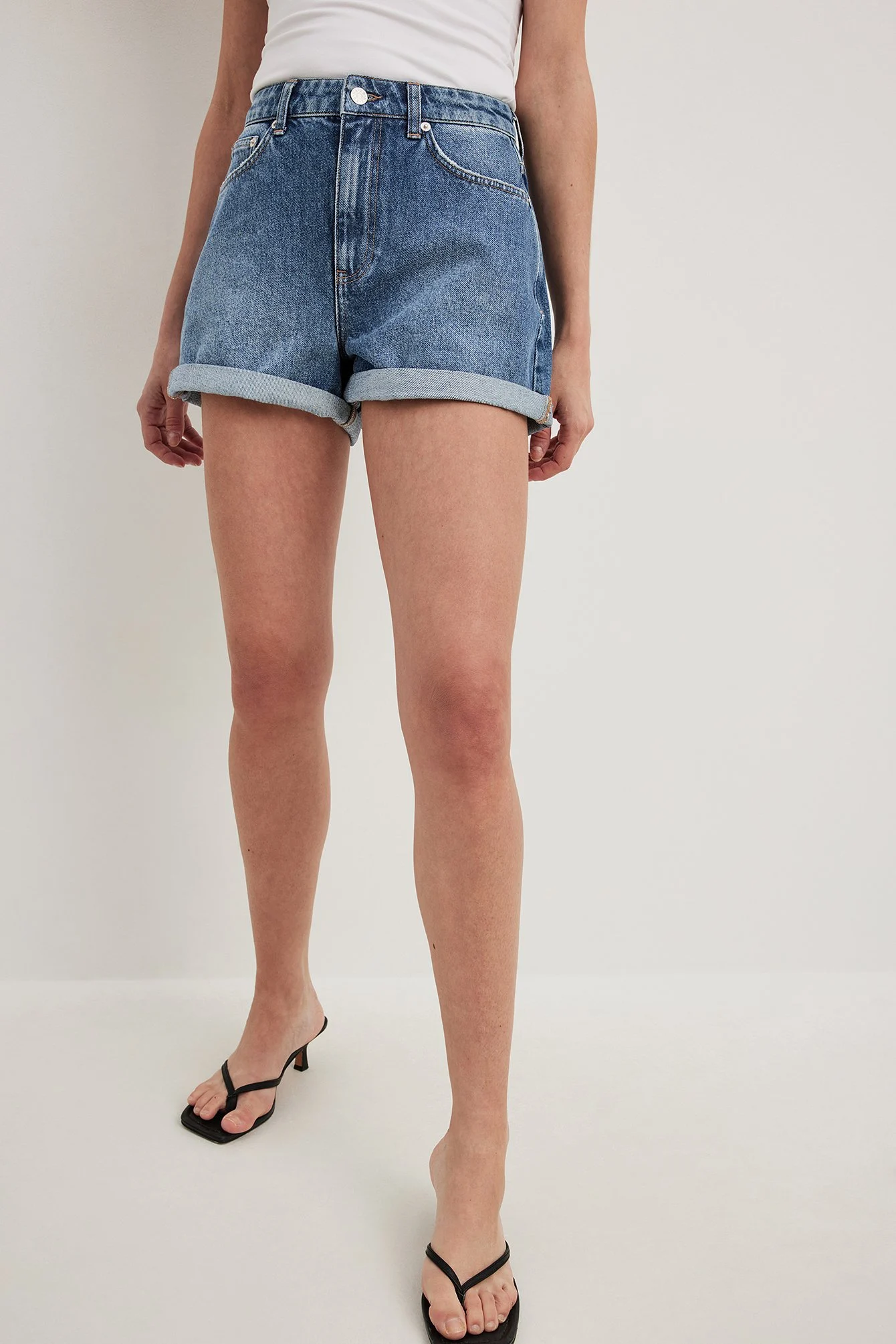 Jeans-Shorts mit Falten