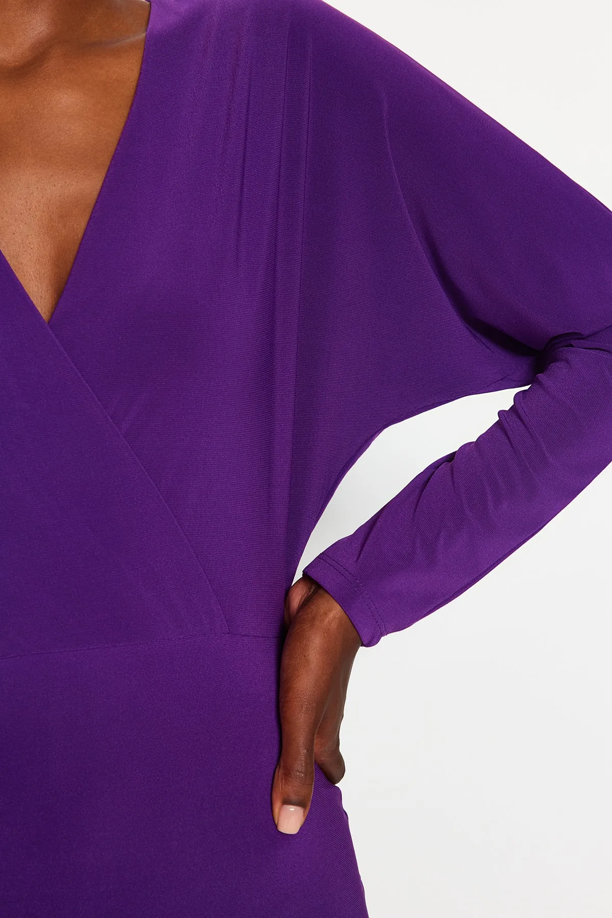 Trendyol Collection  Lilafarbenes, eng anliegendes, flexibles Midi-Strickkleid mit Fledermausärmeln TWOAW24EL00198