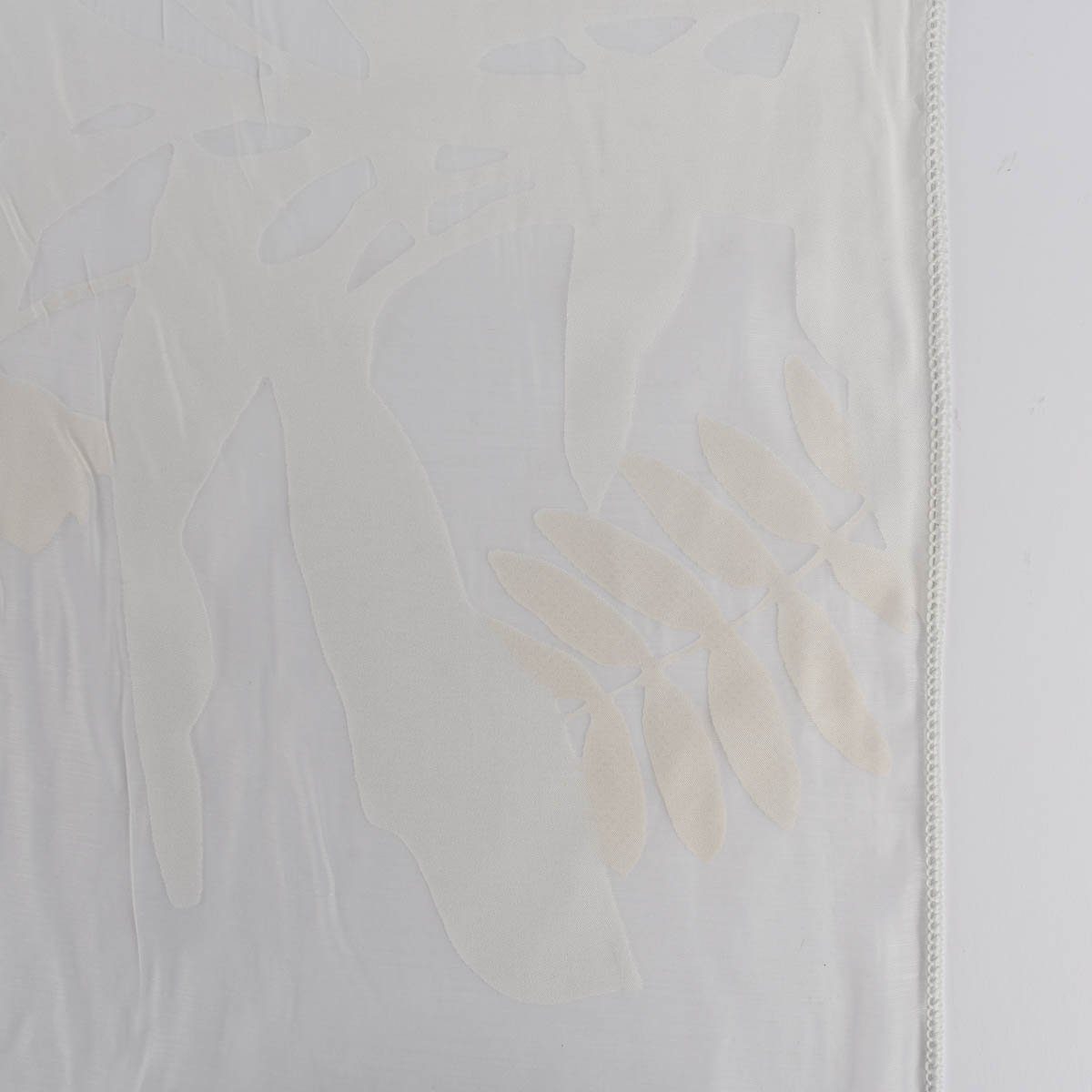 Meterware Rasch Textil Gardinenstoff Ausbrenner Madagaskar Blätter weiß 295cm, leicht perforiert, Organza, mit Bleiband, überbreit