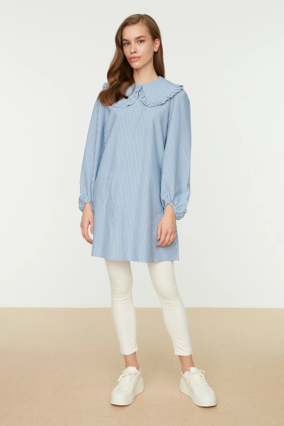 Trendyol Modest  Blaue Tunika aus gewebter Baumwolle mit Kragen für Babys TCTSS21TN0104