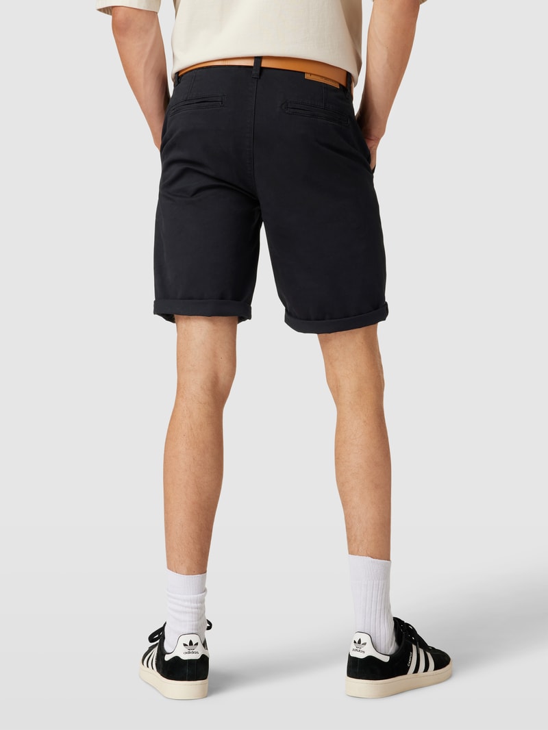 Chinoshorts inklusive Gürtel Modell 'Mike' in schwarz