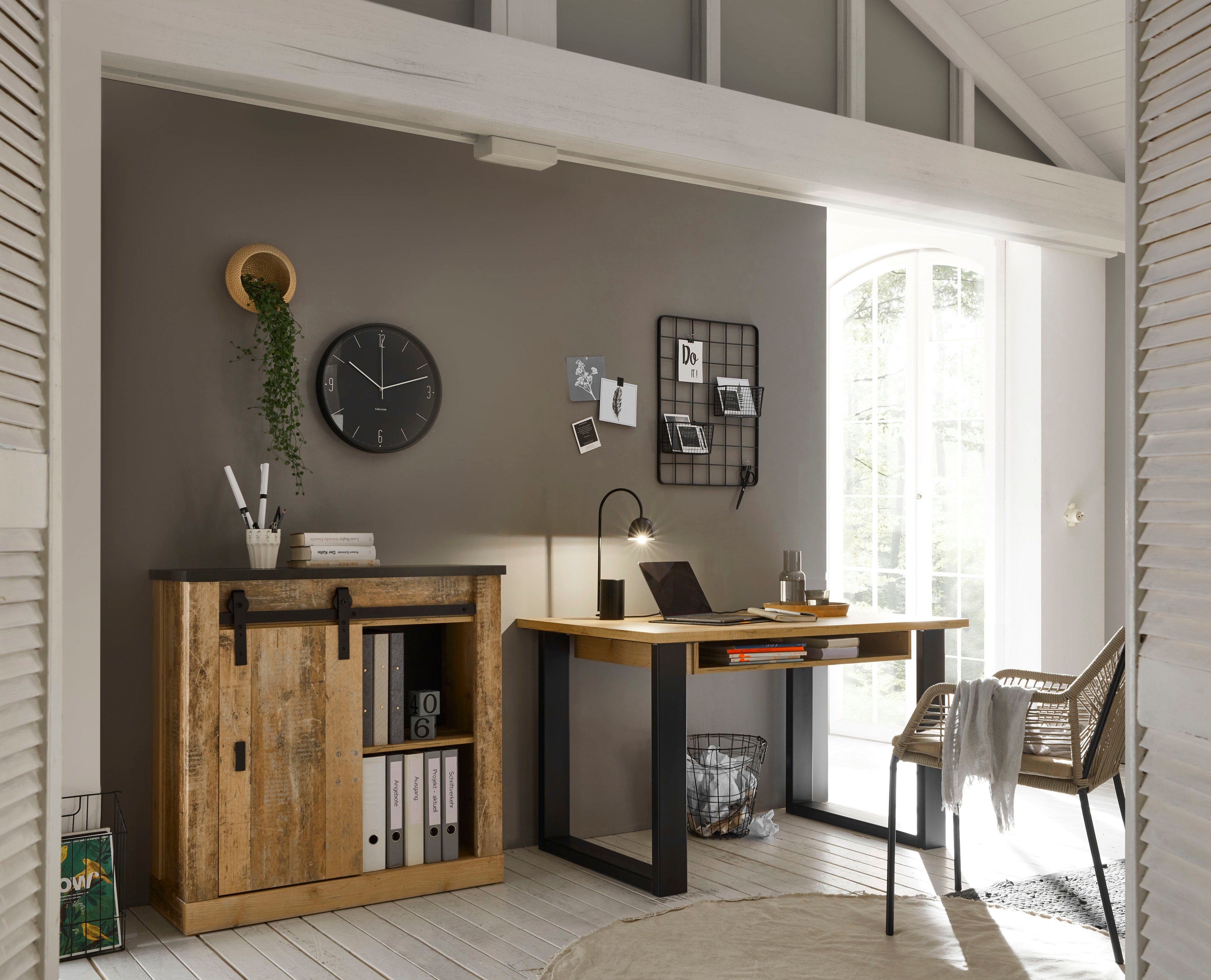 Home affaire Regal SHERWOOD, modernes Holz Dekor, mit Scheunentorbeschlag aus Metall, Breite 93 cm