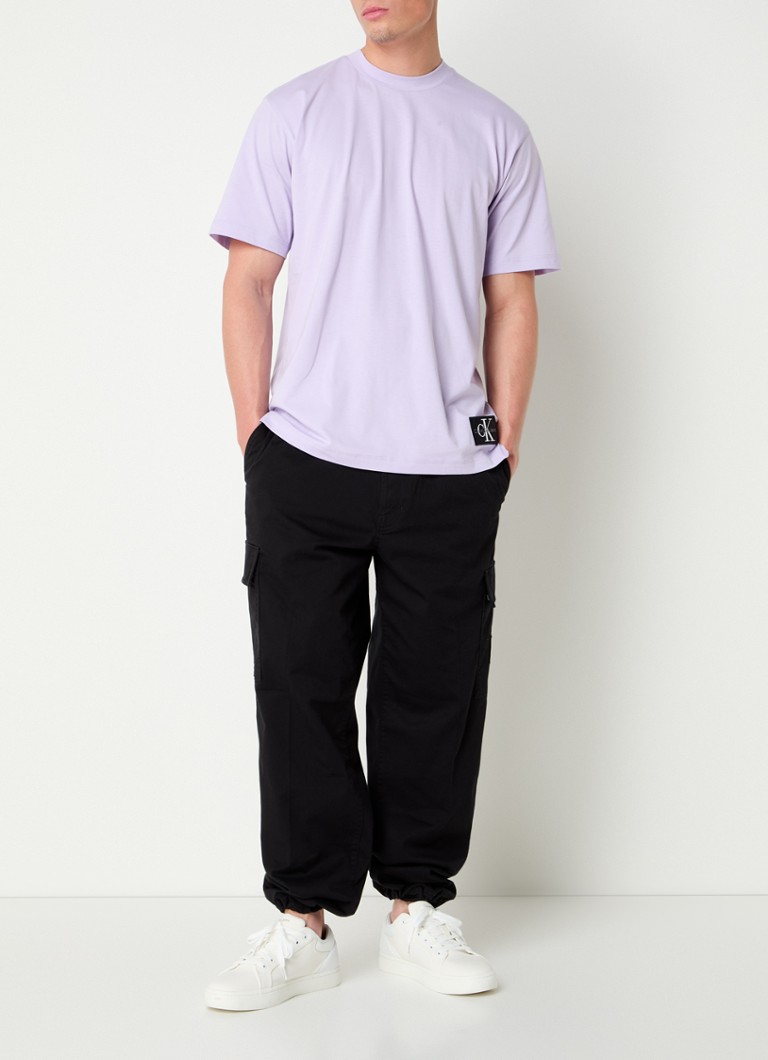 Pantaloni cargo Calvin Klein cu croială dreaptă, buzunare laterale și logo