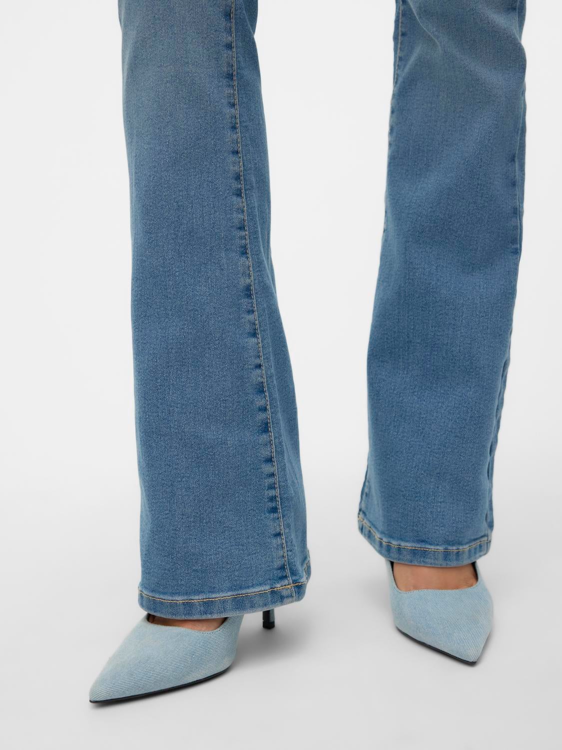 VMELLY Mid Rise Ausgestellt Jeans