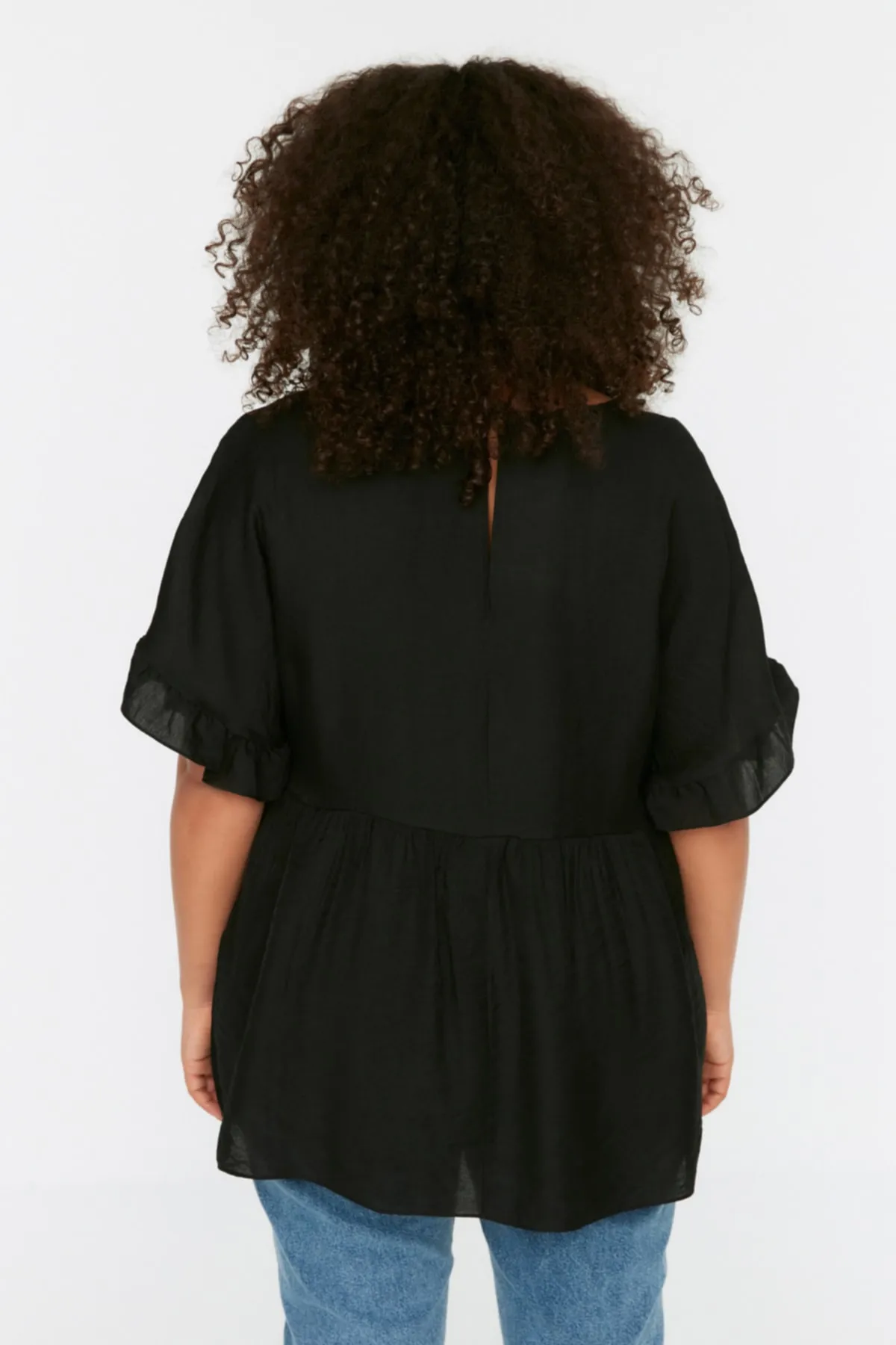 Trendyol Curve  Schwarze gewebte Volantbluse TBBSS22AF0002