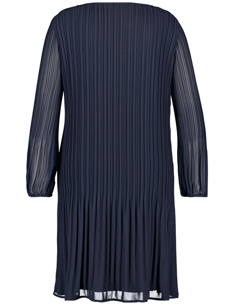 Leicht ausgestelltes Plisseekleid