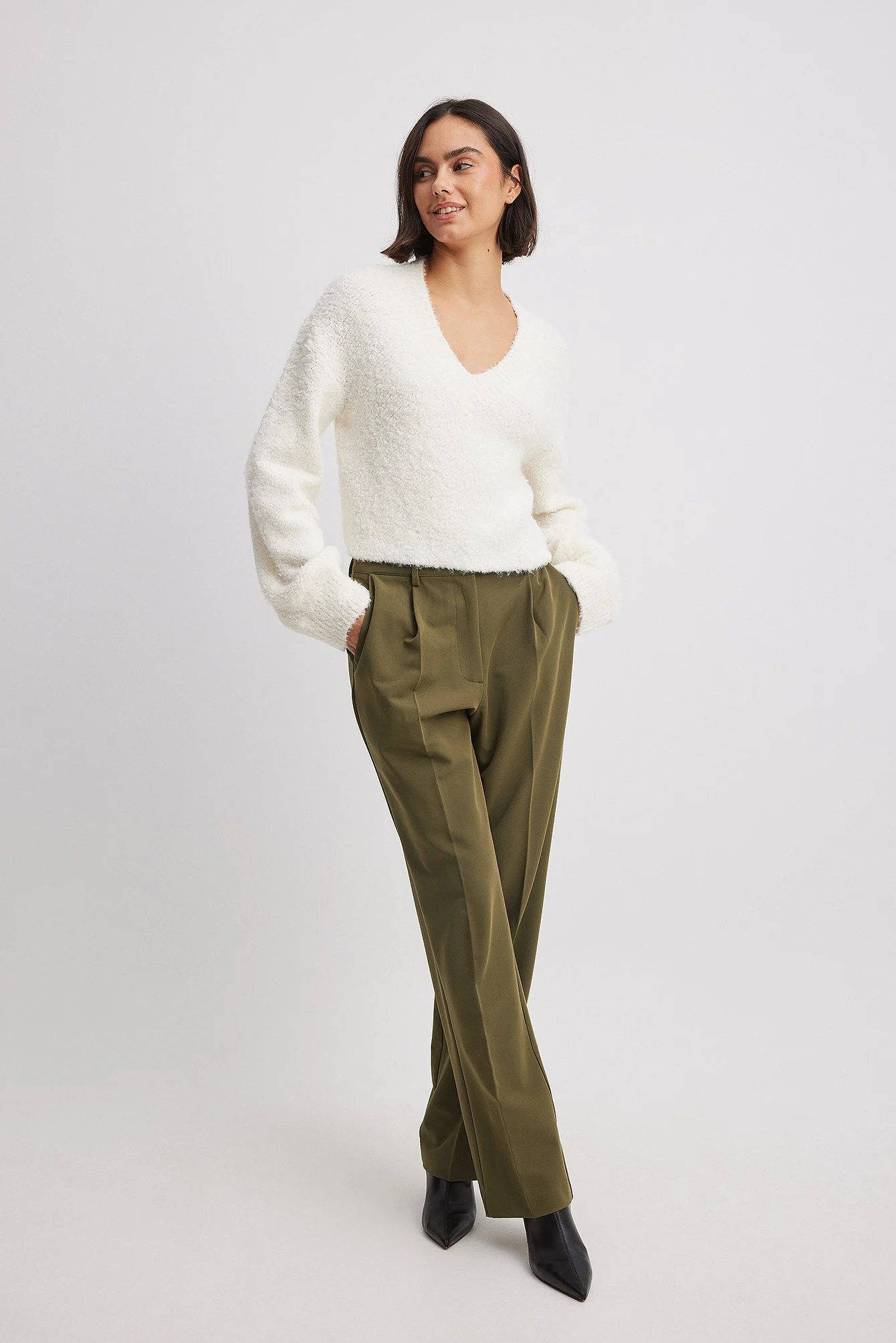 Crop-Strickpullover mit V-Ausschnitt