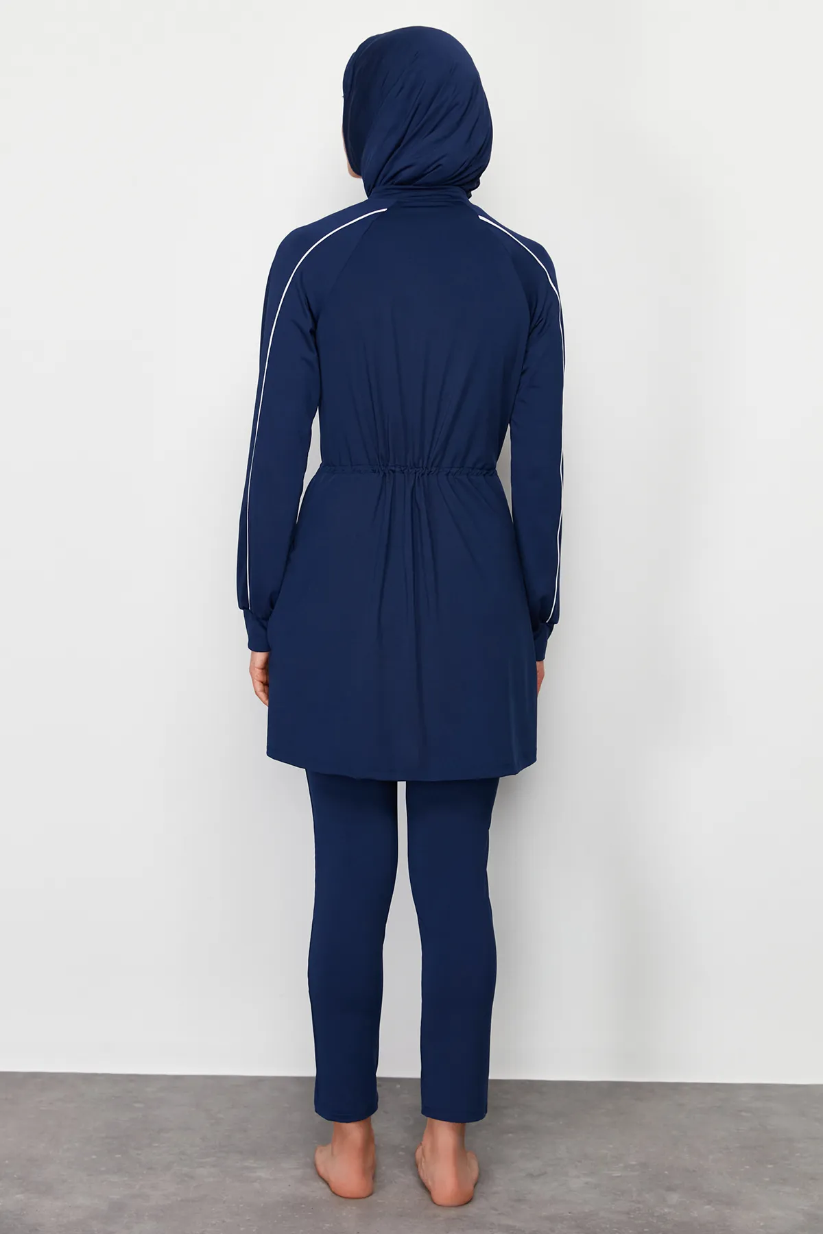 Trendyol Modest  Marineblaues, paspeliertes Beachwear-Badeanzug-Set mit drei Teilen, vollständig bedeckt, TCTSS24CF00004