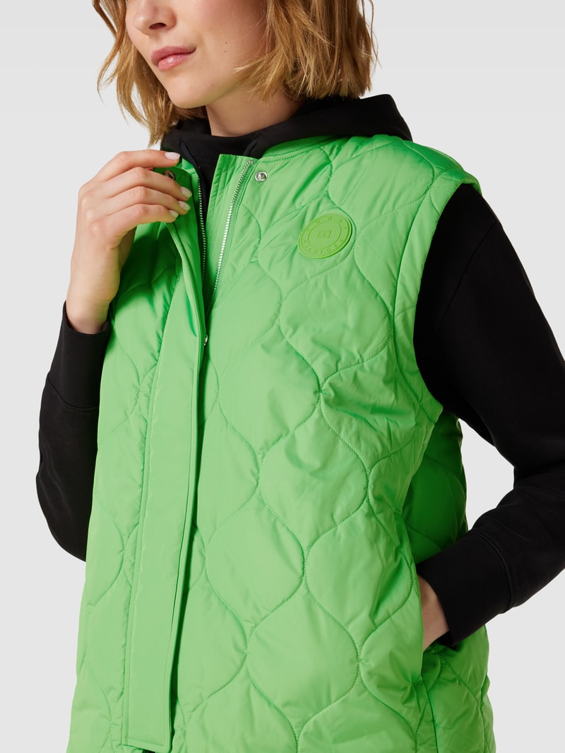 Steppweste mit Label-Patch Modell 'QUILTED BOMBER VEST' in grün