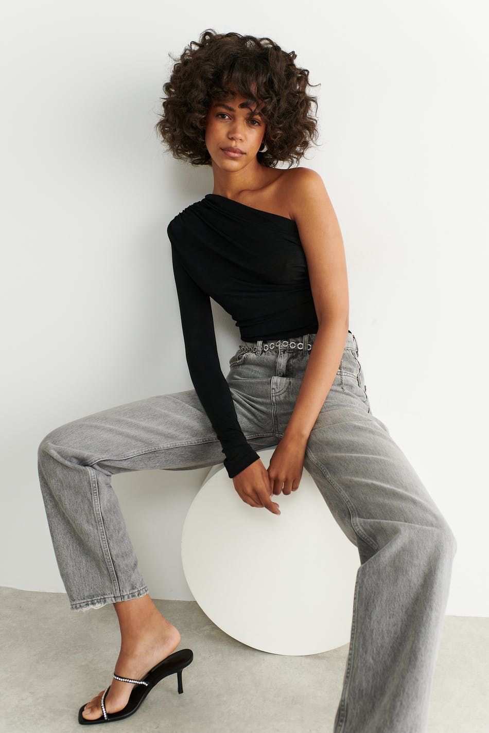 One shoulder top