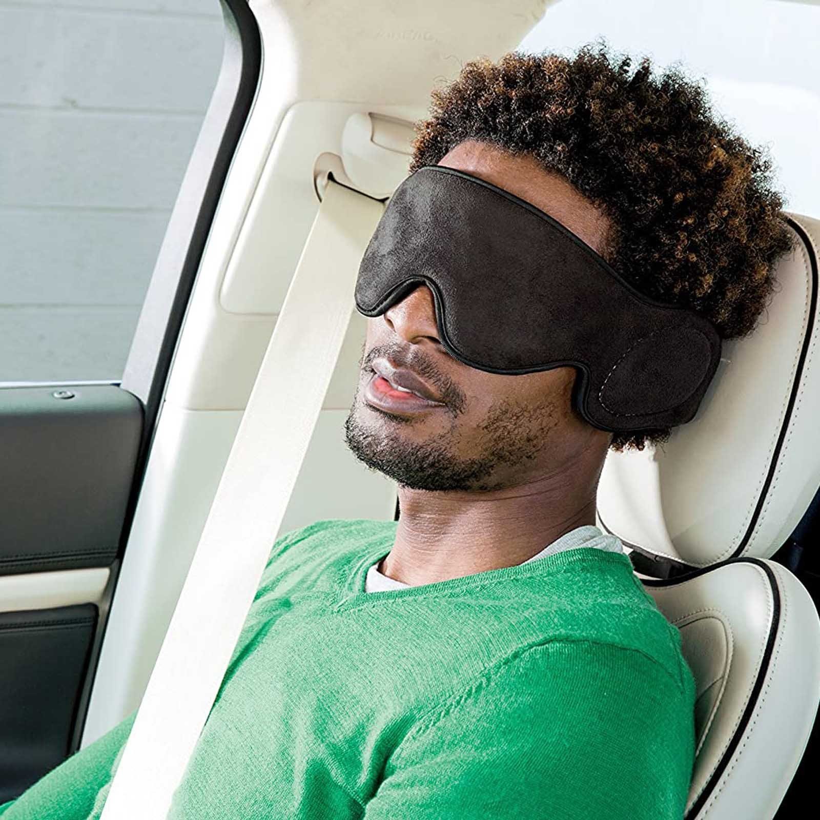 HOMEDICS Massagegerät Massage Reise Augenmaske mit Lautsprechern Vibrierende Schlafmaske, 1-tlg., mit eingebauten Kopfhörern, Aux-Anschluss, Weichgepolstert