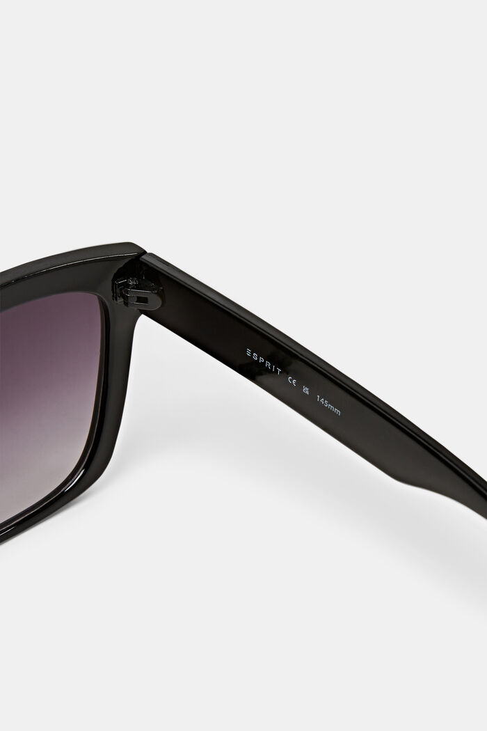 Sonnenbrille mit breiter Fassung