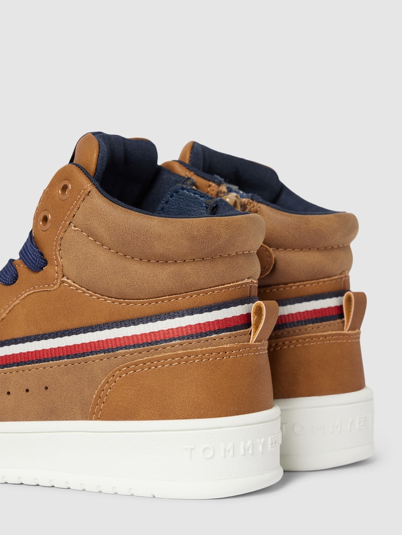 Boots mit Schnürverschluss Modell 'KAREEM' in camel