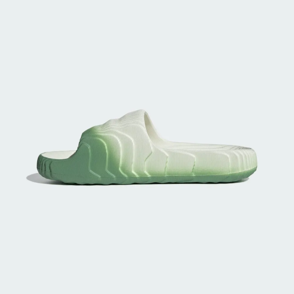 adidas Adilette 22 IF3674 / grün
