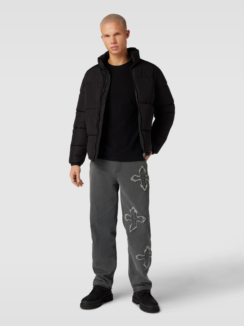 Jeans im Destroyed-Look mit Label-Stitching in black