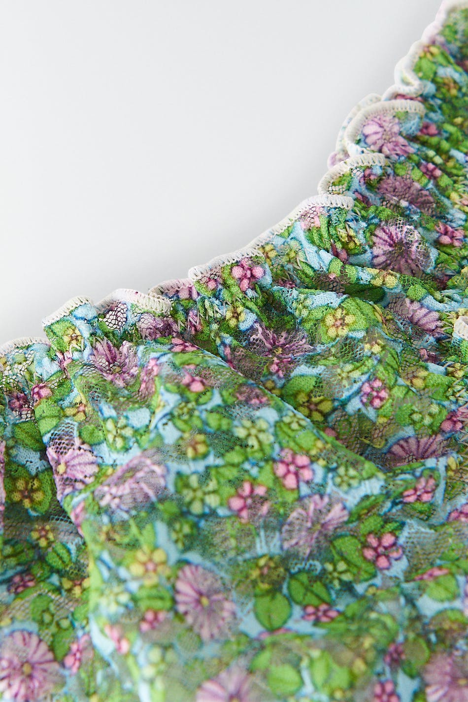 Eva lace string