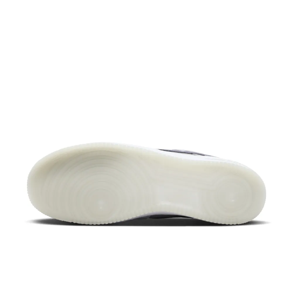 Nike Air Force 1 07 Low FJ4170 001 / grau