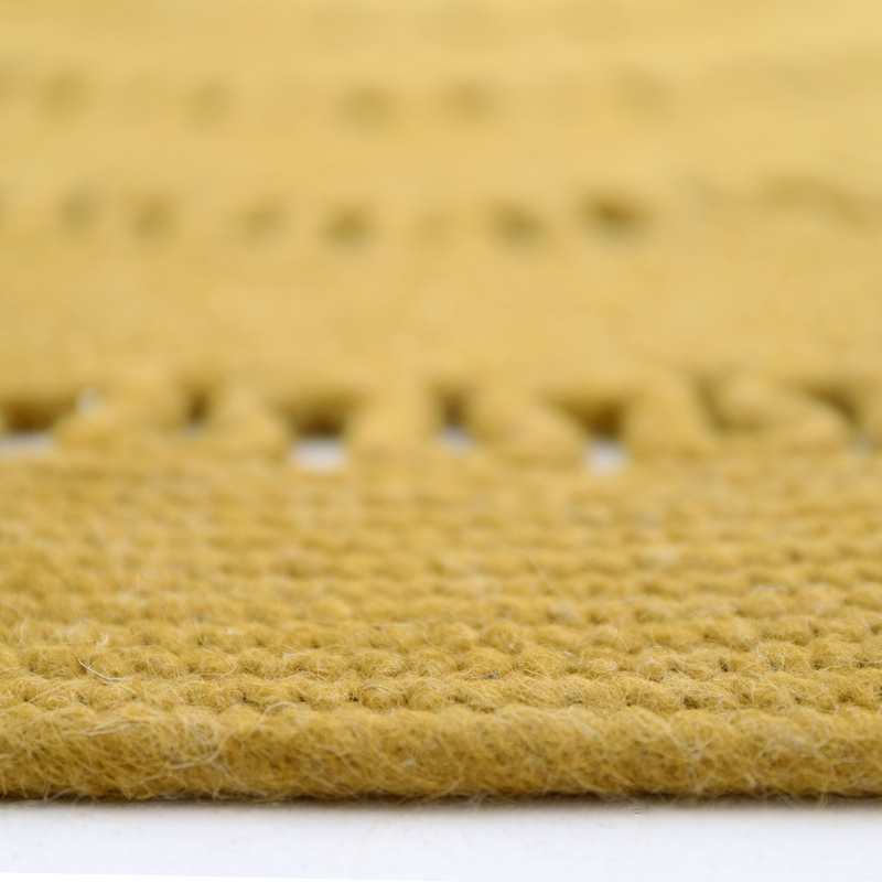 Tapis laine feutrée ajourée BIBEK