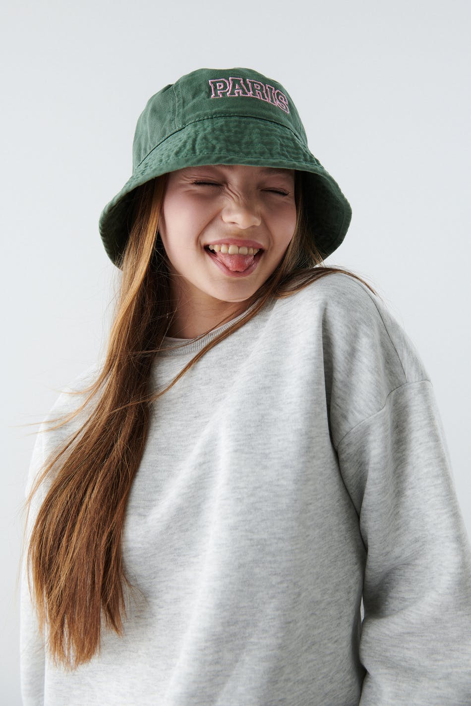 Y bucket hat