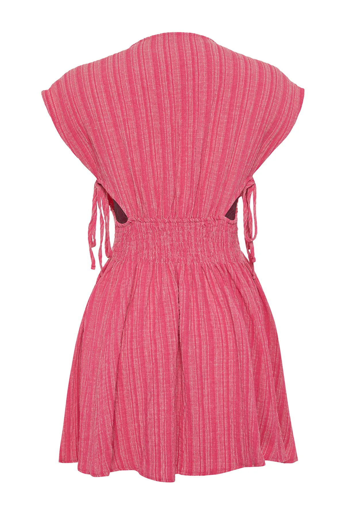 Trendyol Collection  Fuchsiafarbenes, gewebtes Mini-Strandkleid aus einer Leinenmischung mit Cut-out/Fensterausschnitt TBESS24EL00075