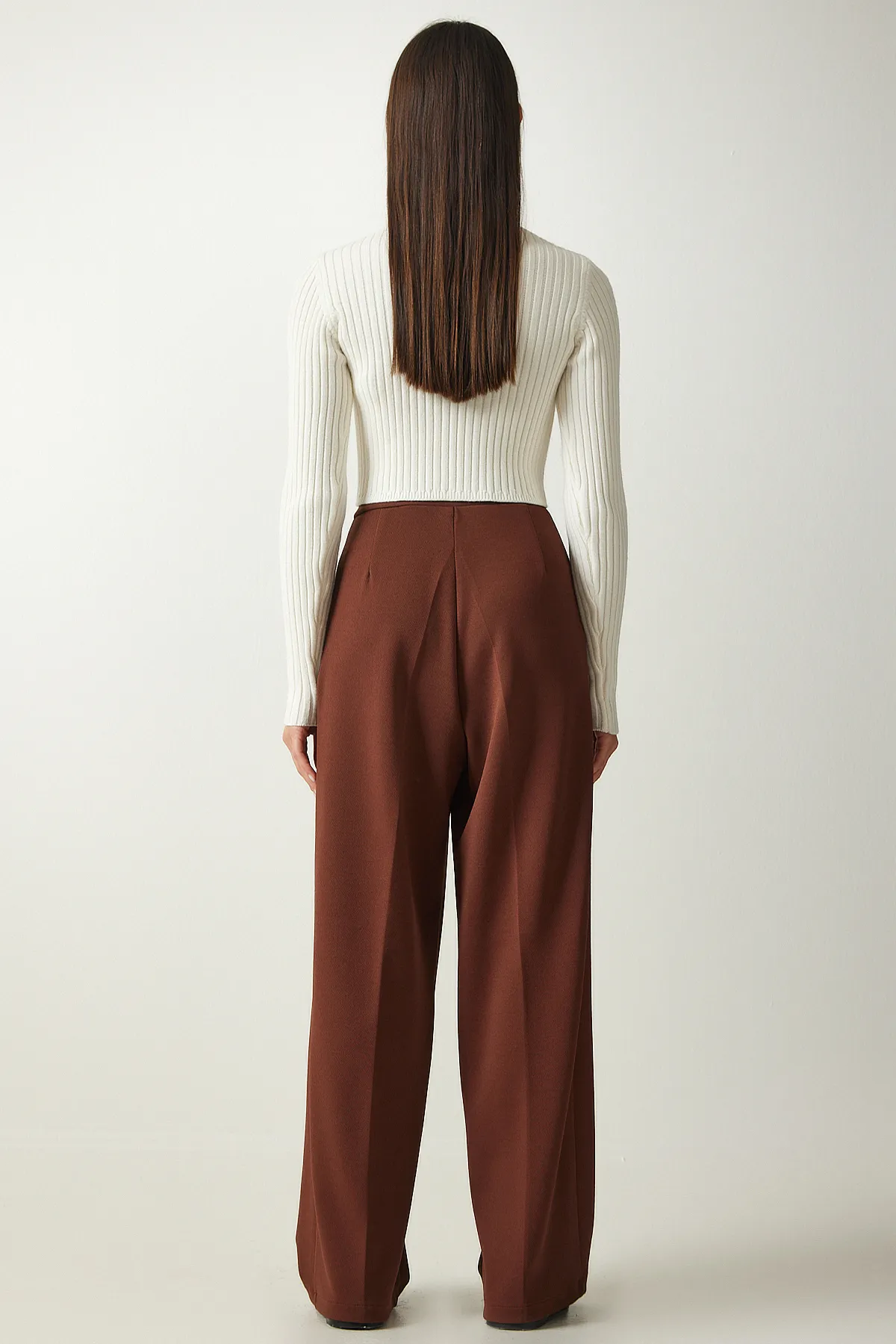 Happiness İstanbul  Braune Palazzo-Hose mit Falten für Damen DW00004