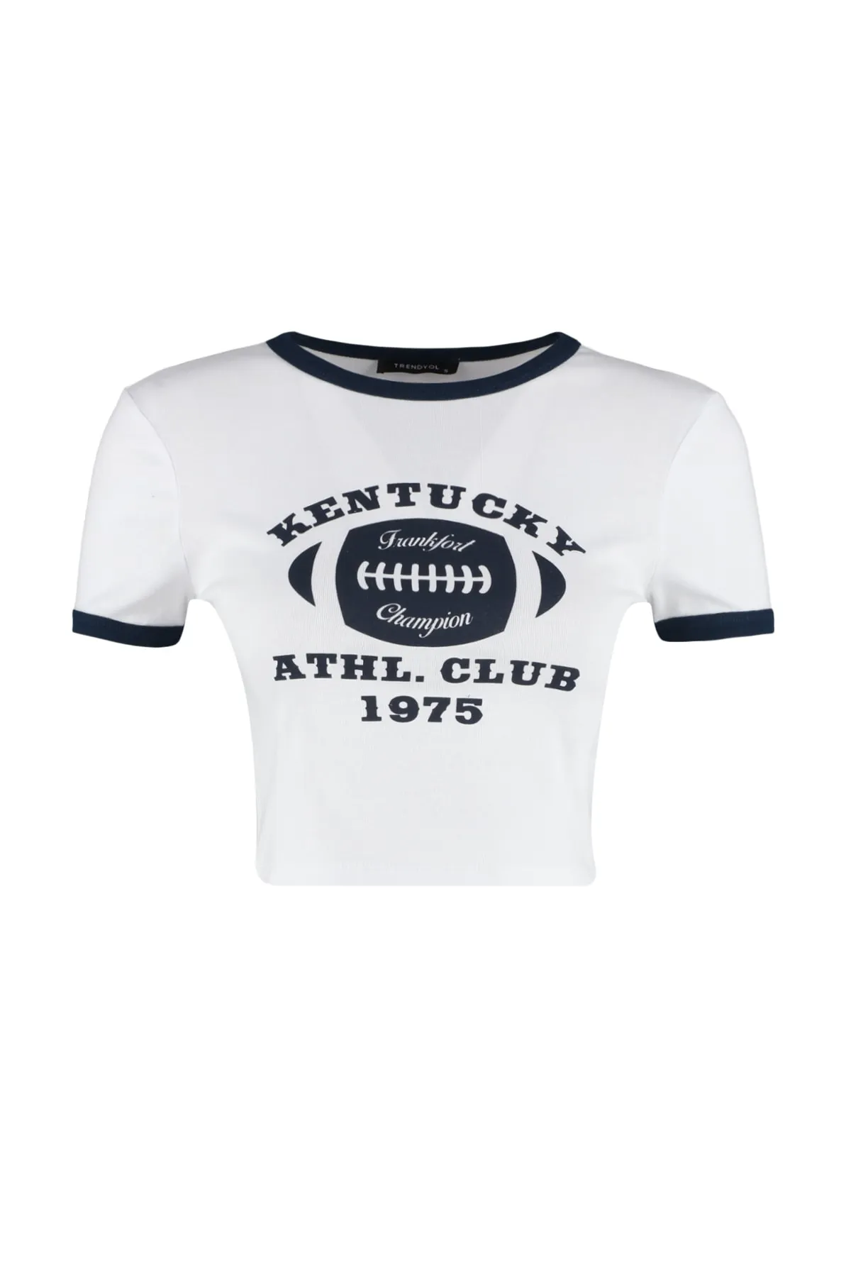 Trendyol Collection  Weißes, figurbetontes, kurz geschnittenes Strick-T-Shirt mit Slogan-Aufdruck aus 100 % Baumwolle TWOSS23TS00100